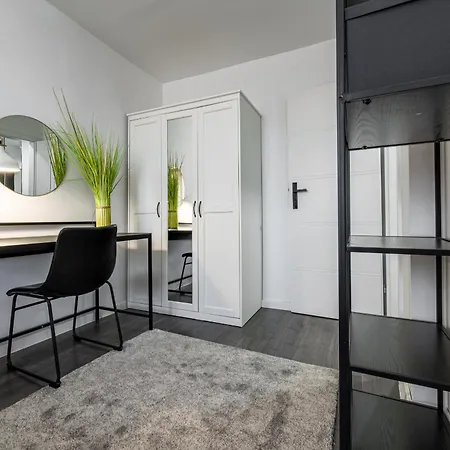 Apartmán Krzyki - Two Bedrooms, Workspaces - By Rentujemy